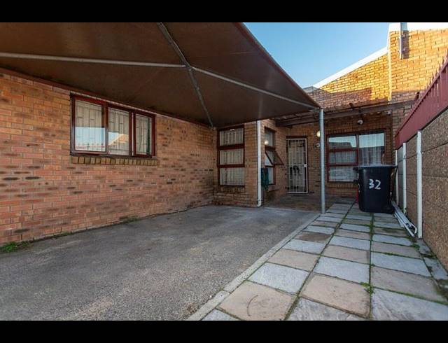 3 BEDROOM TOWNHOUSE FOR SALE IN PEERLESS PARK WEST